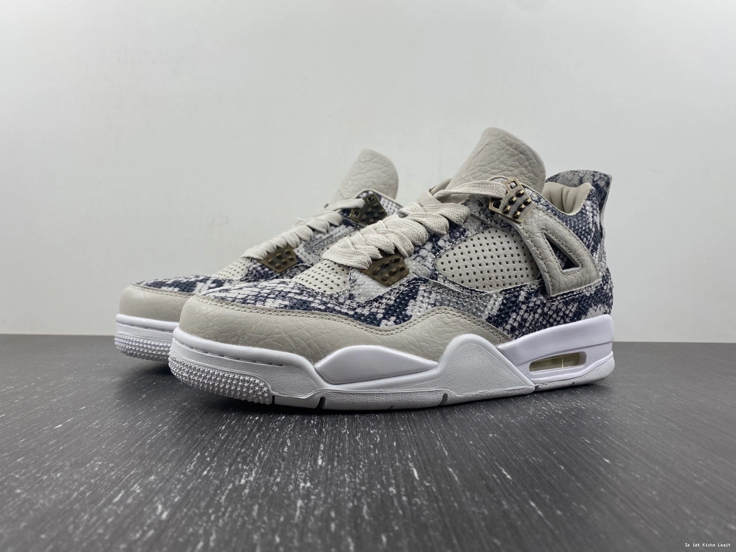 - 819139-030 4 Retro Jordan Snakeskin 0131